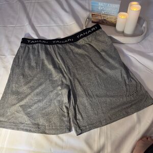 Tahari Shorts size XXL